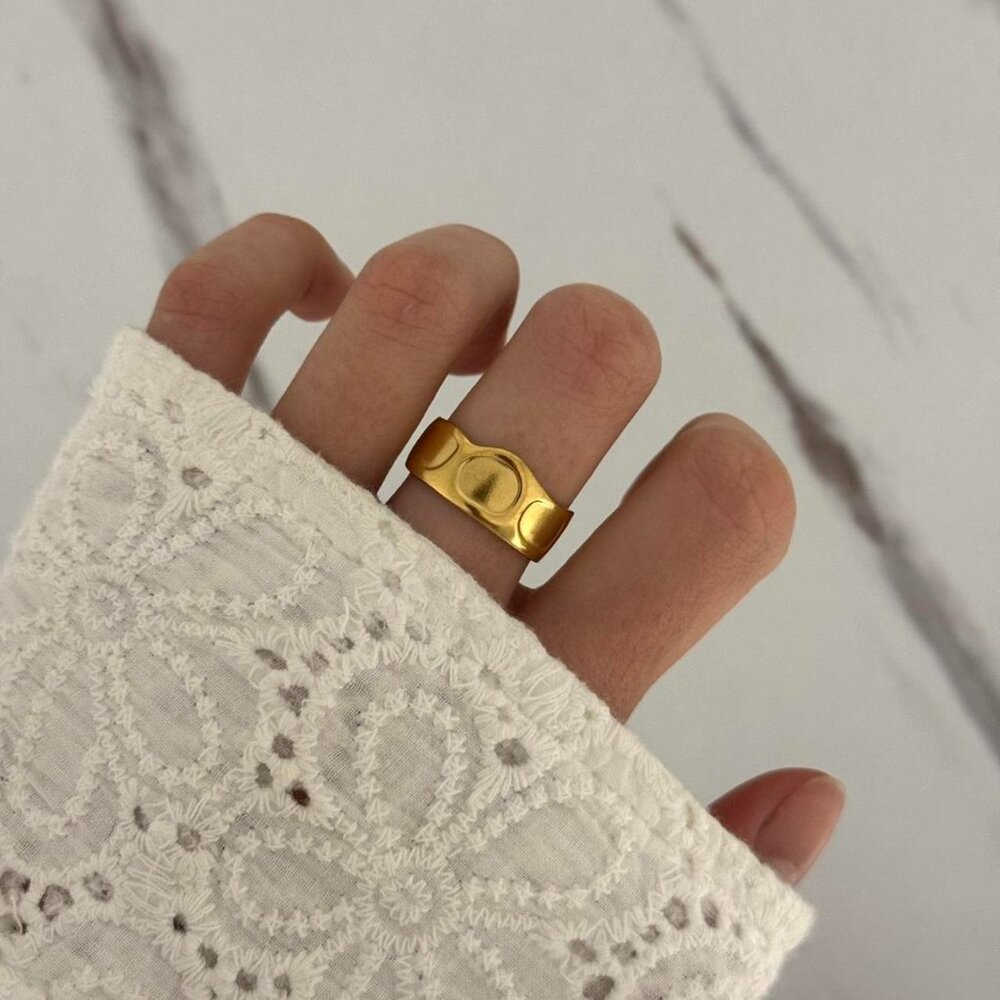 SKU:0370 gold ring made of high-quality materials stainless‎ steel waterproof